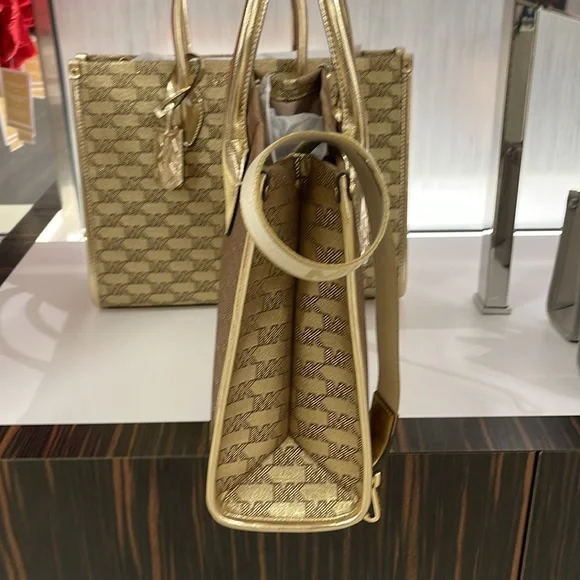 Michael Kors Medium Mirella EW Tote Bag Crossbody Shoulder Handbag NWT - Picture 2 of 16